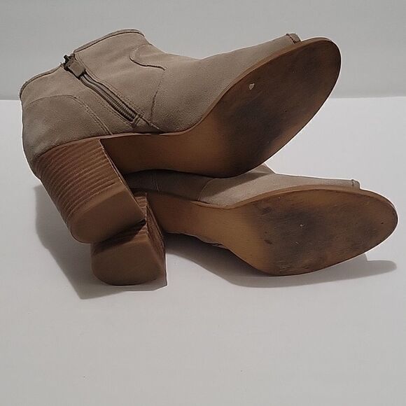 Crown Vintage Frankie Suede Peep Toe Stacked Heel Boots - Picture 6 of 8